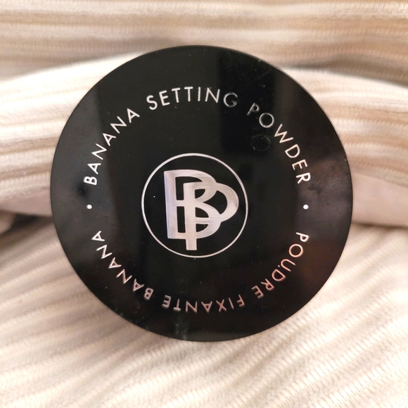 Banana Setting Powder  Medium - Picture 1 of 2